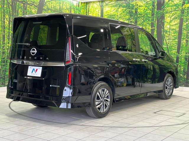 セレナ ｅ－パワー　ハイウェイスターＶ　登録済未使用車　両側電動スライド　純正１２型ナビ　全周囲カメラ　エマージェンシーブレーキ　プロパイロット　ハーフレザーシート　ＥＴＣ２．０　スマートキー　ＬＥＤヘッド　オートライト　純正１６インチＡＷ（18枚目）