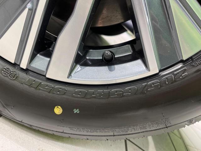 セレナ ｅ－パワー　ハイウェイスターＶ　登録済未使用車　両側電動スライド　純正１２型ナビ　全周囲カメラ　エマージェンシーブレーキ　プロパイロット　ハーフレザーシート　ＥＴＣ２．０　スマートキー　ＬＥＤヘッド　オートライト　純正１６インチＡＷ（26枚目）