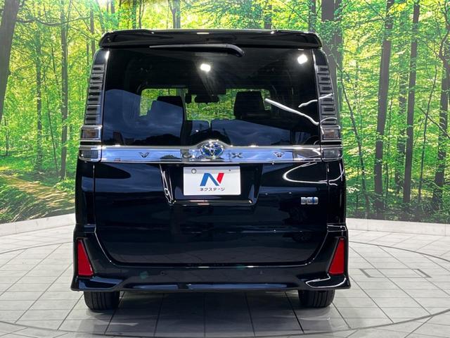 ヴォクシー ハイブリッドＺＳ　煌ＩＩＩ　後期　両側電動スライド　純正９型ナビ　後席モニター　バックカメラ　セーフティセンス　禁煙車　ハーフレザーシート　ドラレコ　スマートキー　ＥＴＣ　ＬＥＤヘッド　オートライト　オートエアコン（16枚目）