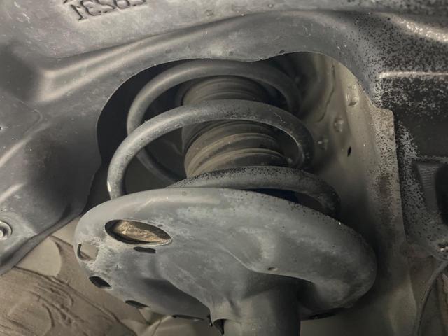 ヴォクシー ハイブリッドＺＳ　煌ＩＩＩ　後期　両側電動スライド　純正９型ナビ　後席モニター　バックカメラ　セーフティセンス　禁煙車　ハーフレザーシート　ドラレコ　スマートキー　ＥＴＣ　ＬＥＤヘッド　オートライト　オートエアコン（21枚目）