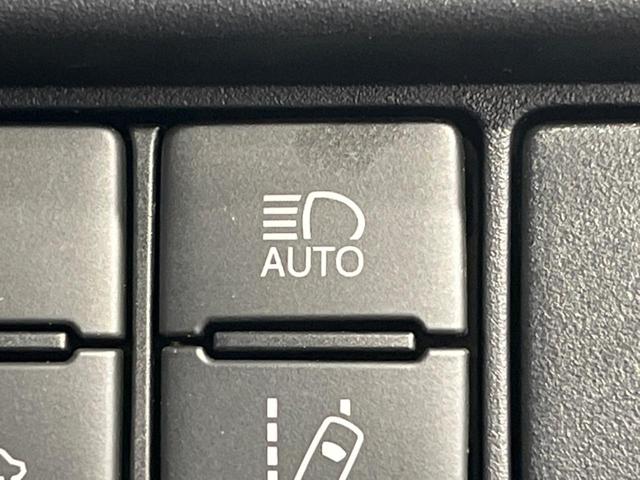 ヴォクシー ハイブリッドＺＳ　煌ＩＩＩ　後期　両側電動スライド　純正９型ナビ　後席モニター　バックカメラ　セーフティセンス　禁煙車　ハーフレザーシート　ドラレコ　スマートキー　ＥＴＣ　ＬＥＤヘッド　オートライト　オートエアコン（53枚目）