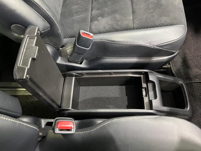 ヴォクシー ハイブリッドＺＳ　煌ＩＩＩ　後期　両側電動スライド　純正９型ナビ　後席モニター　バックカメラ　セーフティセンス　禁煙車　ハーフレザーシート　ドラレコ　スマートキー　ＥＴＣ　ＬＥＤヘッド　オートライト　オートエアコン（54枚目）