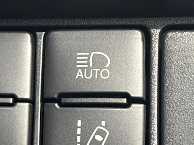 エスクァイア Gi プレミアムパッケージ ブラックテーラード 後期 両側電動スライド BIG-X9型ナビ 後席モニター バックカメラ セーフティセンス 禁煙車 ETC ドラレコ スマートキー シートヒーター ハーフレザーシート LEDヘッド オートライト(46枚目)