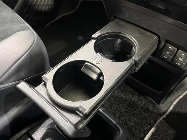 エスクァイア Gi プレミアムパッケージ ブラックテーラード 後期 両側電動スライド BIG-X9型ナビ 後席モニター バックカメラ セーフティセンス 禁煙車 ETC ドラレコ スマートキー シートヒーター ハーフレザーシート LEDヘッド オートライト(69枚目)