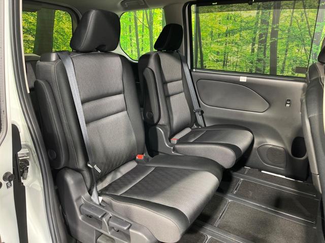 セレナ e-パワー ハイウェイスターV 両側電動スライド 純正10型ナビ 全周囲カメラ エマージェンシーブレーキ プロパイロット 禁煙車 ETC スマートキー LEDヘッド オートライト オートエアコン 純正15インチAW フルセグ(9枚目)