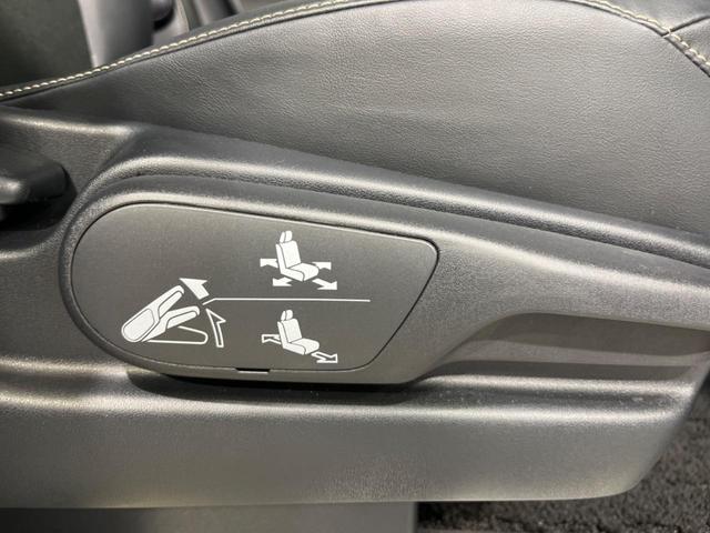 ノア Si ダブルバイビー 後期 モデリスタエアロ 両側電動スライド 純正10型ナビ 後席モニター バックカメラ セーフティセンス 禁煙車 ハーフレザーシート ETC ドラレコ スマートキー LEDヘッド オートライト(43枚目)