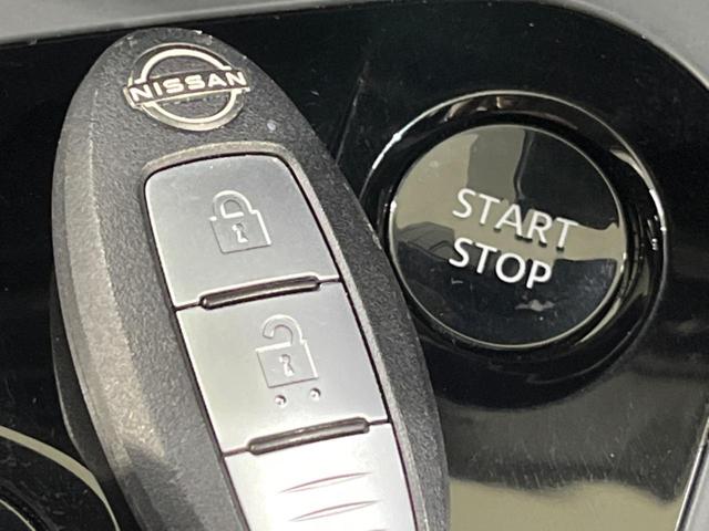 ノート Ｘ　純正９型ナビ　バックカメラ　エマージェンシーブレーキ　　禁煙車　ＥＴＣ　スマートキー　ＬＥＤヘッド　オートライト　オートエアコン　フルセグＴＶ　Ｂｌｕｅｔｏｏｔｈ再生　ＤＶＤ／ＣＤ再生（7枚目）