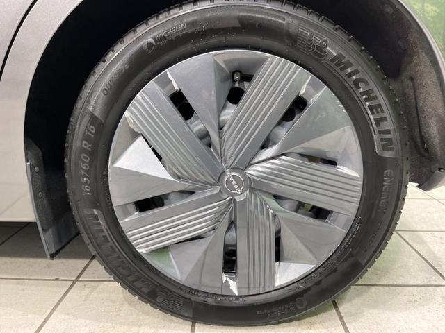 ノート Ｘ　純正９型ナビ　バックカメラ　エマージェンシーブレーキ　　禁煙車　ＥＴＣ　スマートキー　ＬＥＤヘッド　オートライト　オートエアコン　フルセグＴＶ　Ｂｌｕｅｔｏｏｔｈ再生　ＤＶＤ／ＣＤ再生（28枚目）