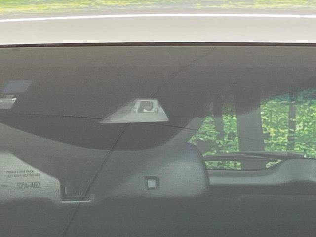 ヴェゼル ハイブリッドZ・ホンダセンシング 純正SDナビ バックカメラ ホンダセンシング アダプティブクルーズ 禁煙車 ハーフレザーシート スマートキー LEDヘッド/フォグ オートライト ルーフレール ETC クルコン 純正17インチAW(5枚目)