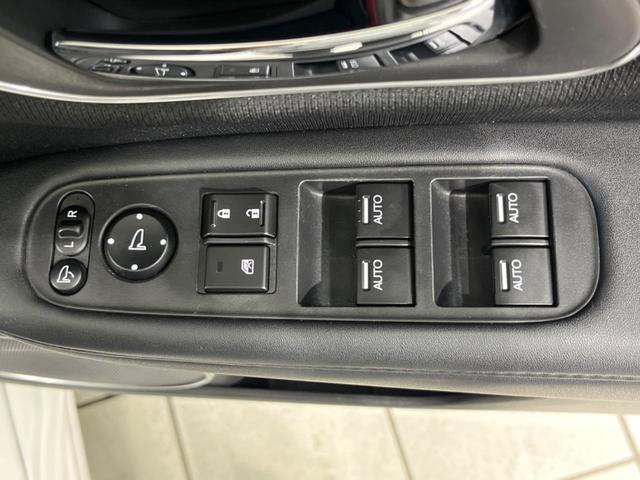 ヴェゼル ハイブリッドZ・ホンダセンシング 純正SDナビ バックカメラ ホンダセンシング アダプティブクルーズ 禁煙車 ハーフレザーシート スマートキー LEDヘッド/フォグ オートライト ルーフレール ETC クルコン 純正17インチAW(48枚目)