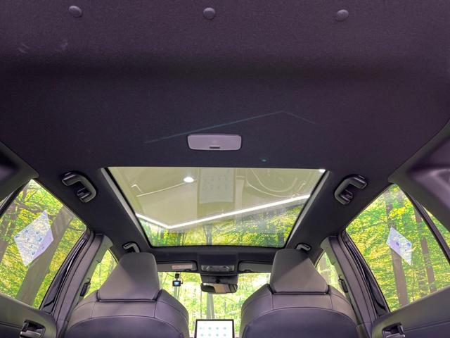 カローラクロス ハイブリッド Z ガラスルーフ 純正10型ナビ 全周囲カメラ セーフティセンス 禁煙車 電動リアゲート ハーフレザーシート パワーシート シートヒーター ドラレコ スマートキー LEDヘッド ルーフレール ETC2.0(3枚目)