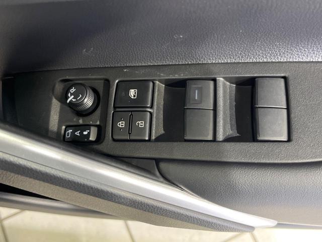 カローラクロス ハイブリッド Z ガラスルーフ 純正10型ナビ 全周囲カメラ セーフティセンス 禁煙車 電動リアゲート ハーフレザーシート パワーシート シートヒーター ドラレコ スマートキー LEDヘッド ルーフレール ETC2.0(47枚目)