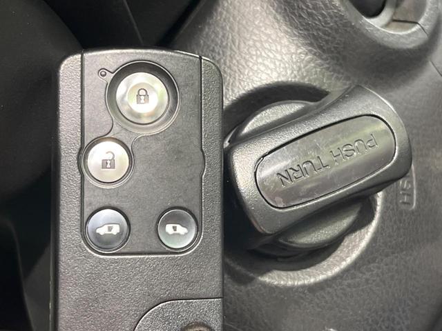 ステップワゴンスパーダ Z クールスピリット 両側電動スライド 純正ナビ バックカメラ 禁煙車 ハーフレザーシート スマートキー HIDヘッド ETC クルコン オートライト オートエアコン 純正17インチAW CD DVD再生 フルセグTV(6枚目)