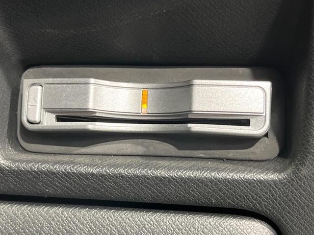 ステップワゴンスパーダ Z クールスピリット 両側電動スライド 純正ナビ バックカメラ 禁煙車 ハーフレザーシート スマートキー HIDヘッド ETC クルコン オートライト オートエアコン 純正17インチAW CD DVD再生 フルセグTV(7枚目)