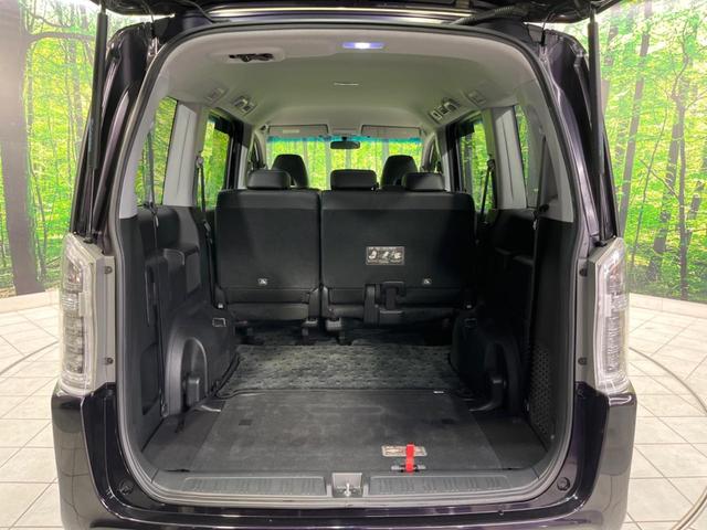 ステップワゴンスパーダ Z クールスピリット 両側電動スライド 純正ナビ バックカメラ 禁煙車 ハーフレザーシート スマートキー HIDヘッド ETC クルコン オートライト オートエアコン 純正17インチAW CD DVD再生 フルセグTV(11枚目)