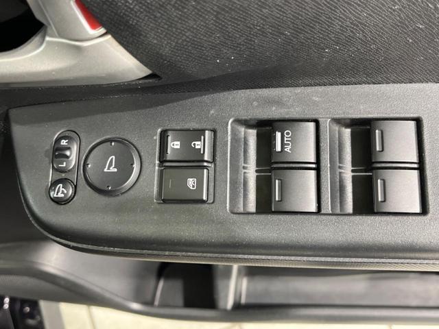 ステップワゴンスパーダ Z クールスピリット 両側電動スライド 純正ナビ バックカメラ 禁煙車 ハーフレザーシート スマートキー HIDヘッド ETC クルコン オートライト オートエアコン 純正17インチAW CD DVD再生 フルセグTV(45枚目)