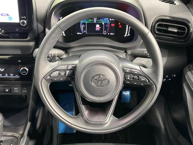 ヤリスクロス Z 純正8型ナビ 全周囲カメラ セーフティセンス レーダークルーズ 禁煙車 ETC2.0 電動リアゲート ハーフレザーシート パワーシート ドラレコ スマートキー LEDヘッド オートマチックハイビーム(11枚目)