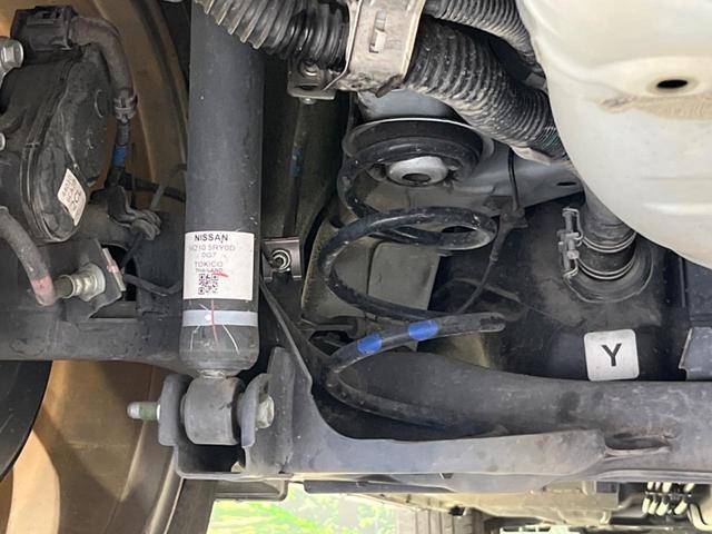 キックス X 純正9型ナビ 全周囲カメラ エマージェンシーブレーキ プロパイロット 禁煙車 ハーフレザーシート ETC ドラレコ スマートキー LEDヘッド オートライト ルーフレール オートエアコン フルセグ(40枚目)