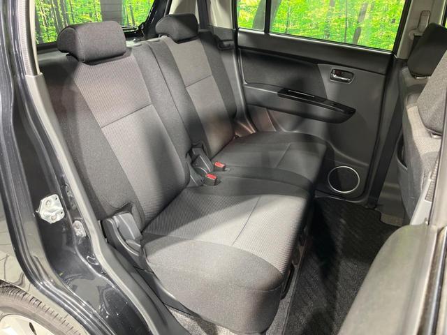 後部座席も気になるようなキズ・汚れやへたり等、大きなダメージはなく、良好な状態です。