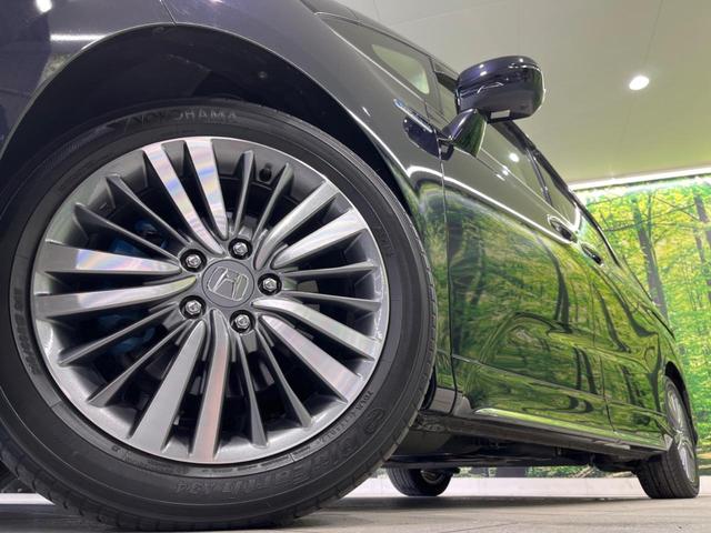 【純正１７インチアルミホイール】外観にマッチした純正アルミホイールを装着しております。各種社外アルミホイールや、スタッドレスタイヤも取扱いしております。是非ご相談ください♪