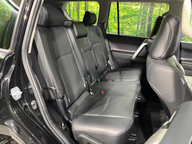 ランドクルーザープラド ＴＸ　Ｌパッケージ・ブラックエディション　後期　７人乗り　ムーンルーフ　純正９型ナビ　全周囲カメラ　セーフティセンス　禁煙車　黒革シート　シートベンチレーション　パワーシート　ＥＴＣ２．０　スマートキー　ＬＥＤヘッド　オートライト（9枚目）