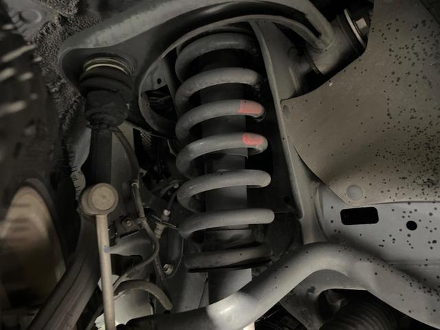 ランドクルーザープラド ＴＸ　Ｌパッケージ・ブラックエディション　後期　７人乗り　ムーンルーフ　純正９型ナビ　全周囲カメラ　セーフティセンス　禁煙車　黒革シート　シートベンチレーション　パワーシート　ＥＴＣ２．０　スマートキー　ＬＥＤヘッド　オートライト（21枚目）