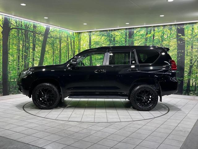 ランドクルーザープラド ＴＸ　Ｌパッケージ・ブラックエディション　後期　７人乗り　ムーンルーフ　純正９型ナビ　全周囲カメラ　セーフティセンス　禁煙車　黒革シート　シートベンチレーション　パワーシート　ＥＴＣ２．０　スマートキー　ＬＥＤヘッド　オートライト（25枚目）