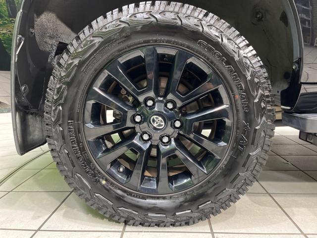 ランドクルーザープラド ＴＸ　Ｌパッケージ・ブラックエディション　後期　７人乗り　ムーンルーフ　純正９型ナビ　全周囲カメラ　セーフティセンス　禁煙車　黒革シート　シートベンチレーション　パワーシート　ＥＴＣ２．０　スマートキー　ＬＥＤヘッド　オートライト（30枚目）