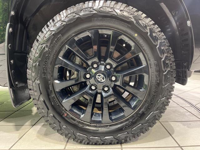 ランドクルーザープラド ＴＸ　Ｌパッケージ・ブラックエディション　後期　７人乗り　ムーンルーフ　純正９型ナビ　全周囲カメラ　セーフティセンス　禁煙車　黒革シート　シートベンチレーション　パワーシート　ＥＴＣ２．０　スマートキー　ＬＥＤヘッド　オートライト（31枚目）