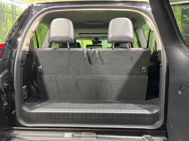 ランドクルーザープラド ＴＸ　Ｌパッケージ・ブラックエディション　後期　７人乗り　ムーンルーフ　純正９型ナビ　全周囲カメラ　セーフティセンス　禁煙車　黒革シート　シートベンチレーション　パワーシート　ＥＴＣ２．０　スマートキー　ＬＥＤヘッド　オートライト（39枚目）