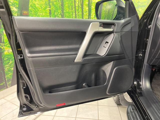 ランドクルーザープラド ＴＸ　Ｌパッケージ・ブラックエディション　後期　７人乗り　ムーンルーフ　純正９型ナビ　全周囲カメラ　セーフティセンス　禁煙車　黒革シート　シートベンチレーション　パワーシート　ＥＴＣ２．０　スマートキー　ＬＥＤヘッド　オートライト（41枚目）