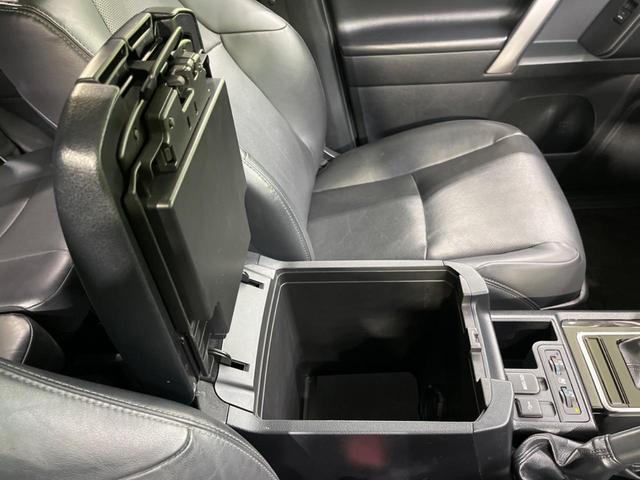 ランドクルーザープラド ＴＸ　Ｌパッケージ・ブラックエディション　後期　７人乗り　ムーンルーフ　純正９型ナビ　全周囲カメラ　セーフティセンス　禁煙車　黒革シート　シートベンチレーション　パワーシート　ＥＴＣ２．０　スマートキー　ＬＥＤヘッド　オートライト（51枚目）