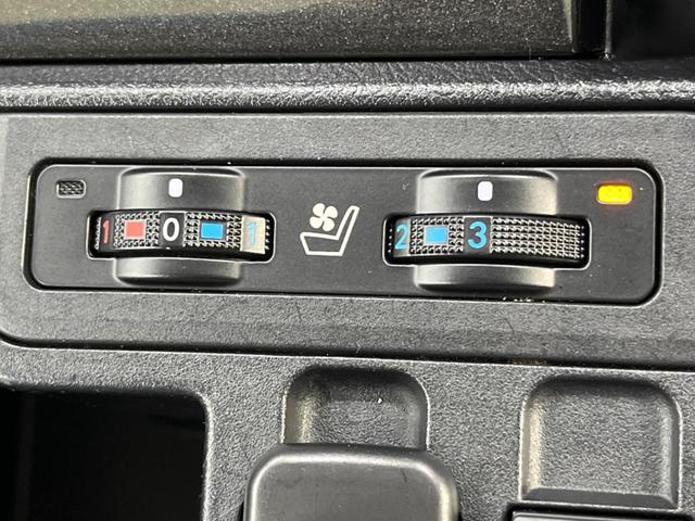 ランドクルーザープラド ＴＸ　Ｌパッケージ・ブラックエディション　後期　７人乗り　ムーンルーフ　純正９型ナビ　全周囲カメラ　セーフティセンス　禁煙車　黒革シート　シートベンチレーション　パワーシート　ＥＴＣ２．０　スマートキー　ＬＥＤヘッド　オートライト（55枚目）