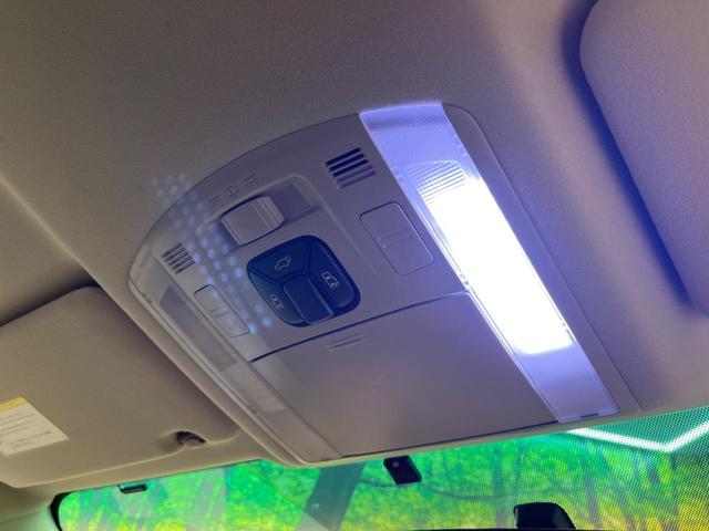 ヴェルファイア ２．４Ｚ　プラチナムセレクション　両側電動スライド　ＡＬＰＩＮＥ８型ナビ　後席モニター　バックカメラ　禁煙車　電動リヤゲート　クリアランスソナー　ＥＴＣ　スマートキー　ＨＩＤヘッド　オートライト　純正１８インチＡＷ　オートエアコン（3枚目）