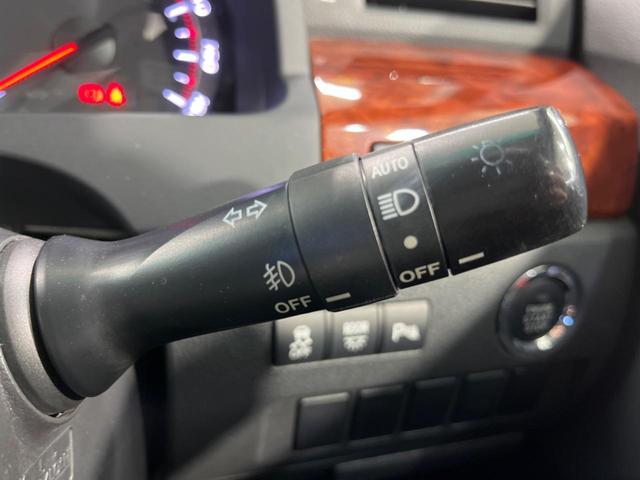 ヴェルファイア ２．４Ｚ　プラチナムセレクション　両側電動スライド　ＡＬＰＩＮＥ８型ナビ　後席モニター　バックカメラ　禁煙車　電動リヤゲート　クリアランスソナー　ＥＴＣ　スマートキー　ＨＩＤヘッド　オートライト　純正１８インチＡＷ　オートエアコン（53枚目）