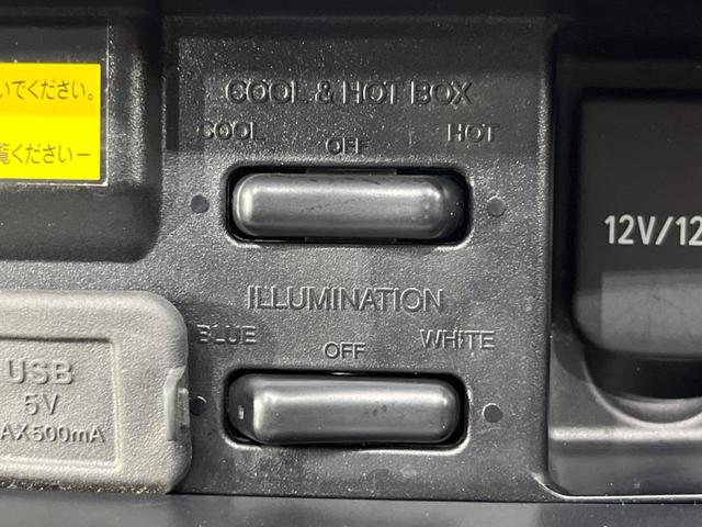 ヴェルファイア ２．４Ｚ　プラチナムセレクション　両側電動スライド　ＡＬＰＩＮＥ８型ナビ　後席モニター　バックカメラ　禁煙車　電動リヤゲート　クリアランスソナー　ＥＴＣ　スマートキー　ＨＩＤヘッド　オートライト　純正１８インチＡＷ　オートエアコン（54枚目）