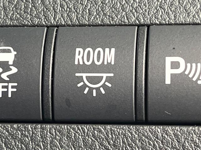 ヴェルファイア ２．４Ｚ　プラチナムセレクション　両側電動スライド　ＡＬＰＩＮＥ８型ナビ　後席モニター　バックカメラ　禁煙車　電動リヤゲート　クリアランスソナー　ＥＴＣ　スマートキー　ＨＩＤヘッド　オートライト　純正１８インチＡＷ　オートエアコン（55枚目）