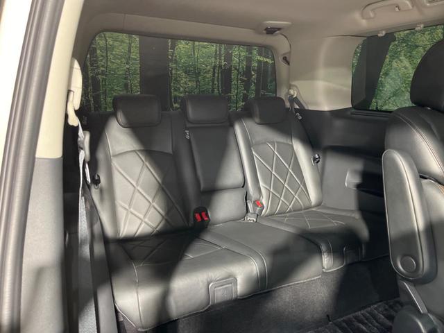 エルグランド ３５０ハイウェイスタープレミアムアーバンクロム　サンルーフ　後席モニター　メーカーナビ　両側電動スライド　全周囲カメラ　エマージェンシーブレーキ　レーダークルーズ　禁煙車　レザーシート　シートヒーター　パワーシート　ドラレコ　ＬＥＤヘッド　ＥＴＣ（10枚目）