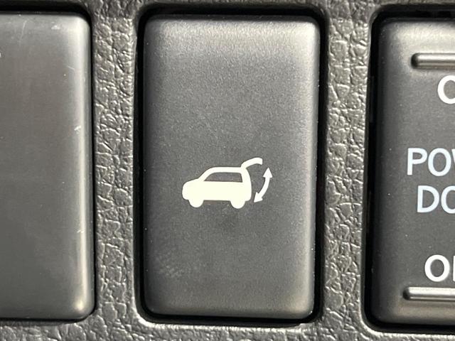 エルグランド ３５０ハイウェイスタープレミアムアーバンクロム　サンルーフ　後席モニター　メーカーナビ　両側電動スライド　全周囲カメラ　エマージェンシーブレーキ　レーダークルーズ　禁煙車　レザーシート　シートヒーター　パワーシート　ドラレコ　ＬＥＤヘッド　ＥＴＣ（27枚目）