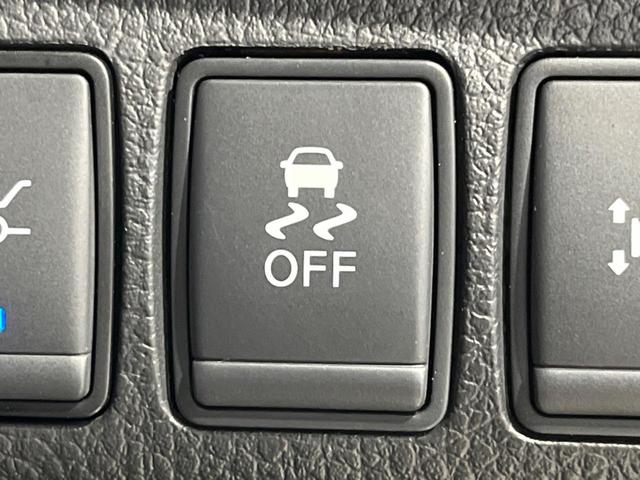 エルグランド ３５０ハイウェイスタープレミアムアーバンクロム　サンルーフ　後席モニター　メーカーナビ　両側電動スライド　全周囲カメラ　エマージェンシーブレーキ　レーダークルーズ　禁煙車　レザーシート　シートヒーター　パワーシート　ドラレコ　ＬＥＤヘッド　ＥＴＣ（32枚目）