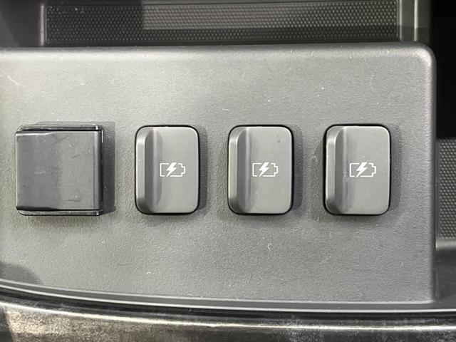 エルグランド ３５０ハイウェイスタープレミアムアーバンクロム　サンルーフ　後席モニター　メーカーナビ　両側電動スライド　全周囲カメラ　エマージェンシーブレーキ　レーダークルーズ　禁煙車　レザーシート　シートヒーター　パワーシート　ドラレコ　ＬＥＤヘッド　ＥＴＣ（37枚目）