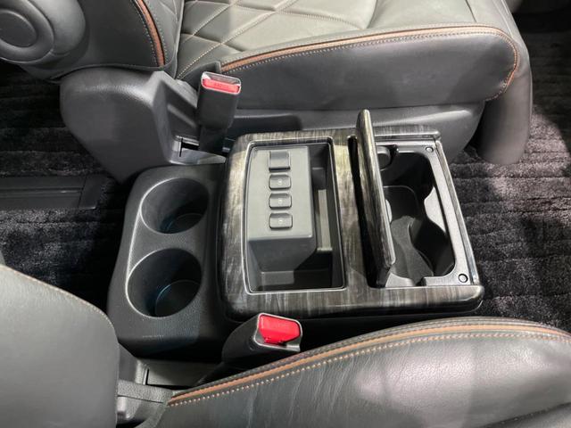 エルグランド ３５０ハイウェイスタープレミアムアーバンクロム　サンルーフ　後席モニター　メーカーナビ　両側電動スライド　全周囲カメラ　エマージェンシーブレーキ　レーダークルーズ　禁煙車　レザーシート　シートヒーター　パワーシート　ドラレコ　ＬＥＤヘッド　ＥＴＣ（55枚目）