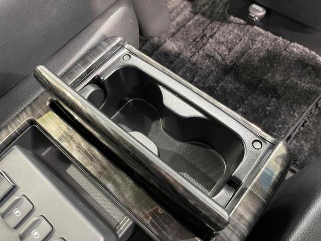 エルグランド ３５０ハイウェイスタープレミアムアーバンクロム　サンルーフ　後席モニター　メーカーナビ　両側電動スライド　全周囲カメラ　エマージェンシーブレーキ　レーダークルーズ　禁煙車　レザーシート　シートヒーター　パワーシート　ドラレコ　ＬＥＤヘッド　ＥＴＣ（56枚目）