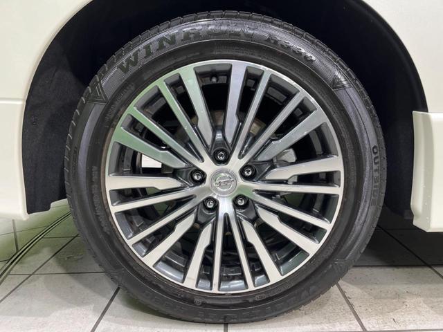 エルグランド ３５０ハイウェイスタープレミアムアーバンクロム　サンルーフ　後席モニター　メーカーナビ　両側電動スライド　全周囲カメラ　エマージェンシーブレーキ　レーダークルーズ　禁煙車　レザーシート　シートヒーター　パワーシート　ドラレコ　ＬＥＤヘッド　ＥＴＣ（67枚目）