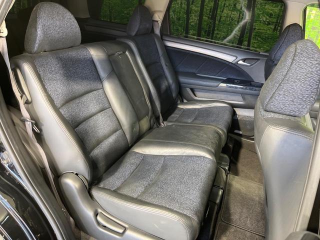 オデッセイ アブソルートＨＤＤナビスペシャルエディション　純正ナビ　バックカメラ　禁煙車　ハーフレザーシート　ＥＴＣ　クルコン　ＨＩＤヘッド　オートライト　オートエアコン　リモコンキー　純正１８インチアルミ　ＣＤ再生　盗難防止システム　電動格納ミラー（9枚目）