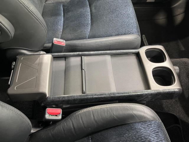 オデッセイ アブソルートＨＤＤナビスペシャルエディション　純正ナビ　バックカメラ　禁煙車　ハーフレザーシート　ＥＴＣ　クルコン　ＨＩＤヘッド　オートライト　オートエアコン　リモコンキー　純正１８インチアルミ　ＣＤ再生　盗難防止システム　電動格納ミラー（55枚目）