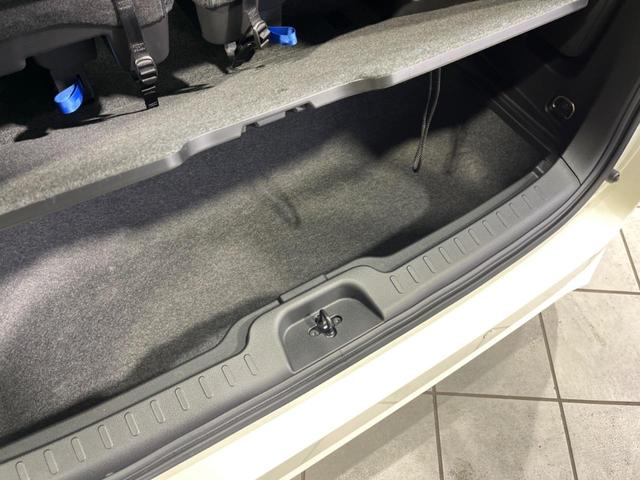 セレナ ｅ－パワー　ハイウェイスターＶ　両側電動スライド　純正９型ナビ　全周囲カメラ　エマージェンシーブレーキ　プロパイロット　禁煙車　シートヒーター　ＥＴＣ　ドラレコ　スマートキー　ＬＥＤヘッド　オートライト　純正１５インチＡＷ（43枚目）