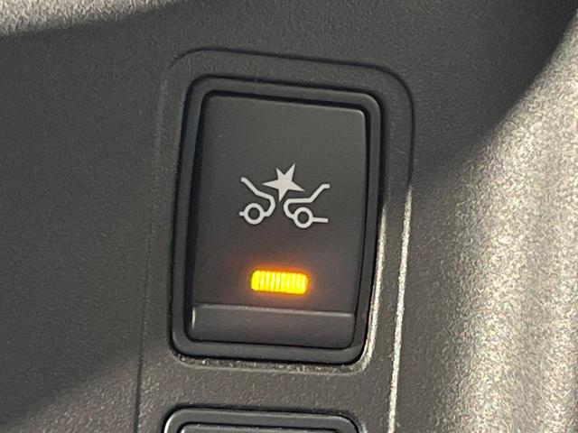 セレナ ｅ－パワー　ハイウェイスターＶ　両側電動スライド　純正９型ナビ　全周囲カメラ　エマージェンシーブレーキ　プロパイロット　禁煙車　シートヒーター　ＥＴＣ　ドラレコ　スマートキー　ＬＥＤヘッド　オートライト　純正１５インチＡＷ（61枚目）