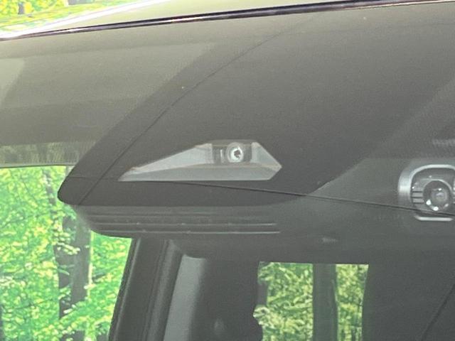 ヴォクシー ハイブリッドS-Z 両側電動スライド 純正10型ナビ バックカメラ セーフティセンス レーダークルーズ 禁煙車 ハーフレザーシート ドラレコ コーナーセンサー スマートキー LEDヘッド ETC2.0 純正17インチAW(6枚目)