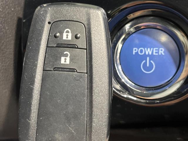 プリウス A 後期 純正9型ナビ バックカメラ セーフティセンス 禁煙車 パワーシート ETC2.0 スマートキー LEDヘッド オートライト 純正15インチAW オートエアコン ヘッドアップディスプレイ(7枚目)